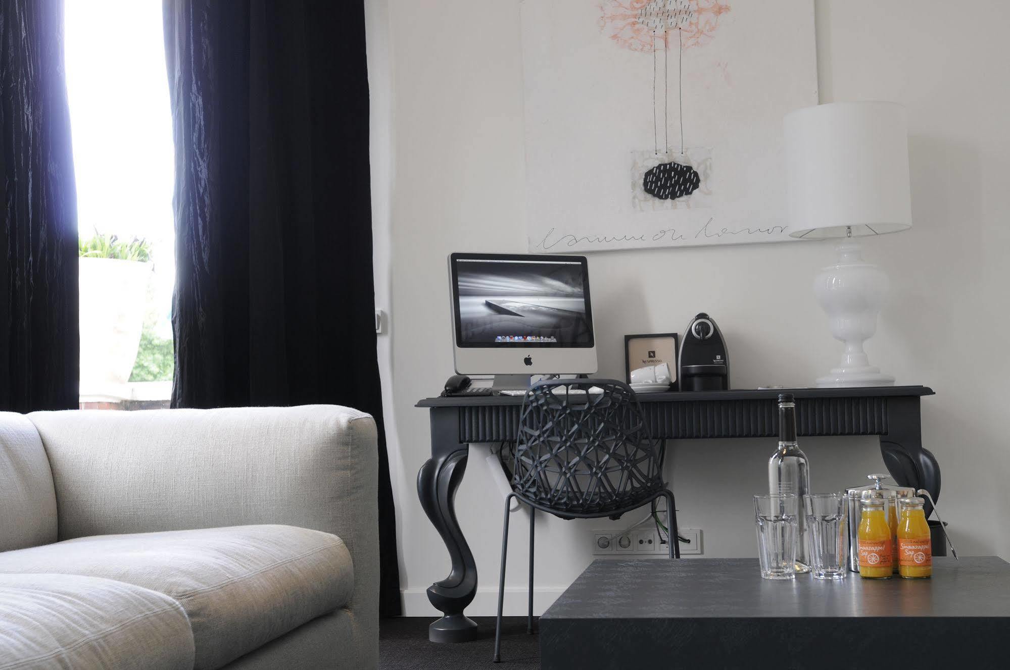 Manna Hotel Nijmegen Bagian luar foto
